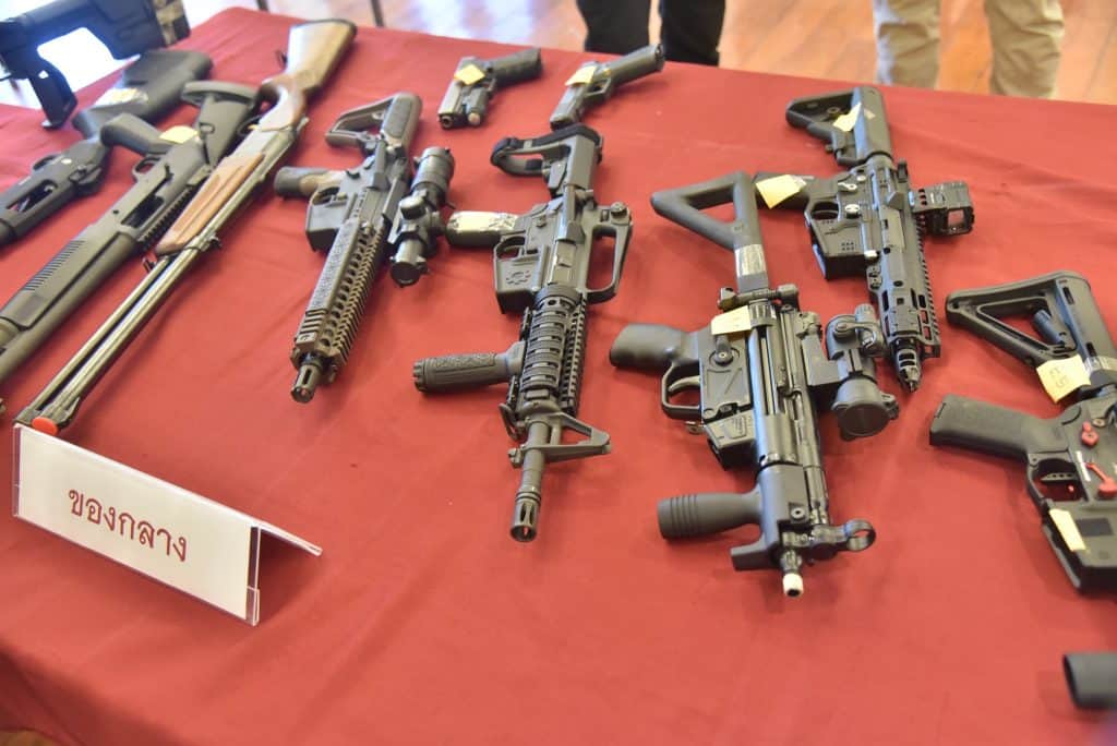 ค้น 3 จุด “เชียงใหม่ ชลบุรี และสุรินทร์”ทลายคลังขายปืนออนไลน์มูลค่ากว่า 50 ล้านบาท ค้น 3 จุด “เชียงใหม่ ชลบุรี และสุรินทร์”ทลายคลังขายปืนออนไลน์มูลค่ากว่า 50 ล้านบาท