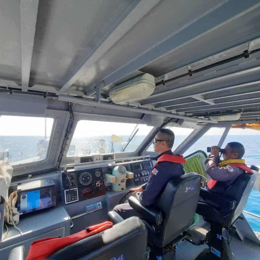 กองทัพเรือเสริมกำลังพล เดินหน้าค้นหาผู้สูญหายอีก 5 นาย เหตุเรือหลวงสุโขทัยอับปาง กองทัพเรือเสริมกำลังพล เดินหน้าค้นหาผู้สูญหายอีก 5 นาย เหตุเรือหลวงสุโขทัยอับปาง