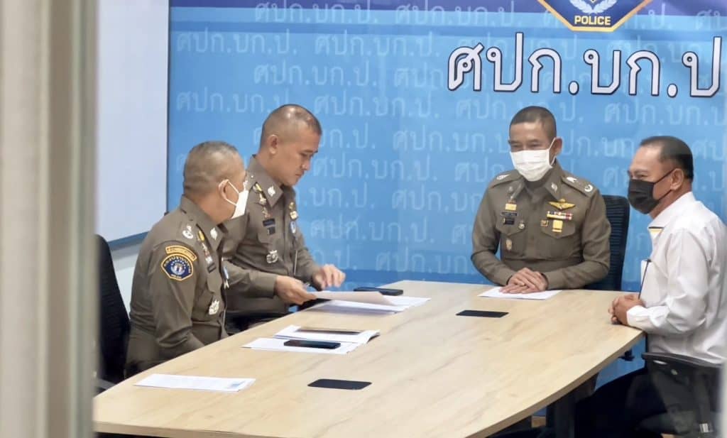 เค้นสอบ “ประสพโชค” ปฏิเสธจ้างวานฆ่า “นายก อบต.บางสมบูรณ์” เค้นสอบ “ประสพโชค” ปฏิเสธจ้างวานฆ่า “นายก อบต.บางสมบูรณ์”
