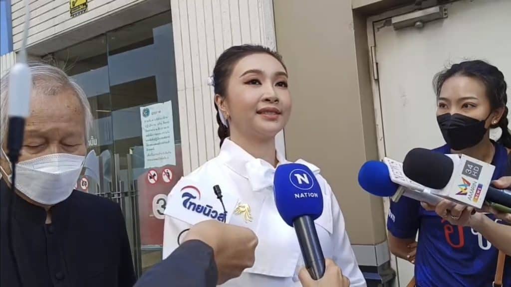 “CEO หงส์ทองลอตเตอรี่” โต้จัดฉากหวยทิพย์จ้างหน้าม้าถูกรางวัลที่ 1 “CEO หงส์ทองลอตเตอรี่” โต้จัดฉากหวยทิพย์จ้างหน้าม้าถูกรางวัลที่ 1