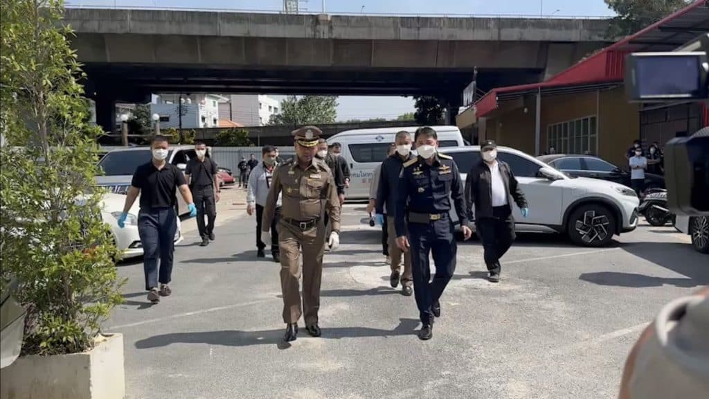 ตร.เปิดรถของกลาง "ผับจินหลิน" 11 คัน พบรถตู้หลาน“ตู้ห่าว”โรลส์รอยซ์หรู 50 ล้าน ตร.เปิดรถของกลาง "ผับจินหลิน" 11 คัน พบรถตู้หลาน“ตู้ห่าว”โรลส์รอยซ์หรู 50 ล้าน