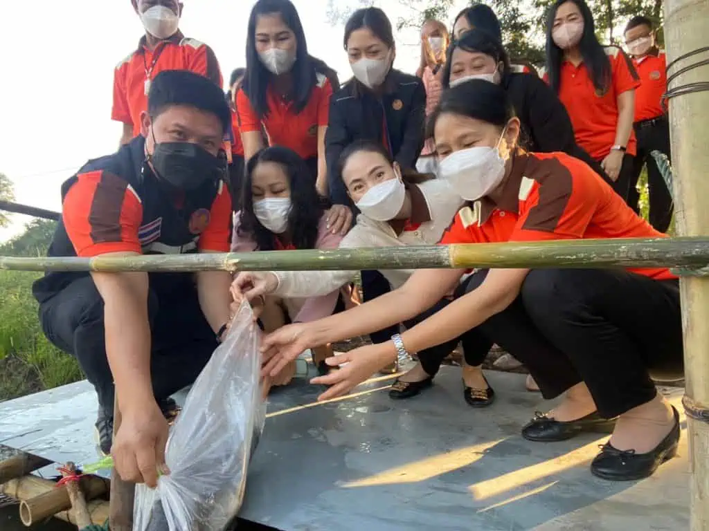 ขนส่งเชียงใหม่ ทำบุญทำบุญตักบาตร ถวายพระราชกุศลแด่ "พระองค์ภา"