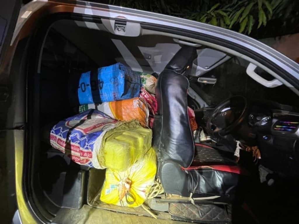 ตร.ภาค 5 รวบขบวนการขนยานรกกว่า 2.2 ล้านเม็ด ตร.ภาค 5 รวบขบวนการขนยานรกกว่า 2.2 ล้านเม็ด