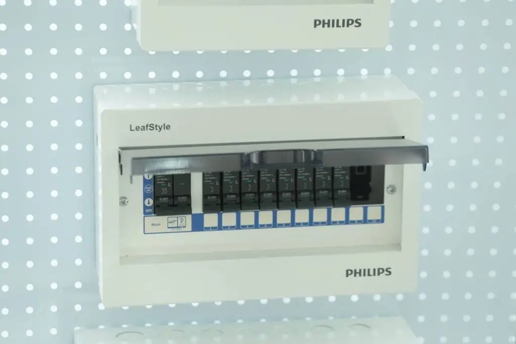 "ฟิลิปส์" เปิดตัวเบรกเกอร์กันไฟดูดรุ่นใหม่