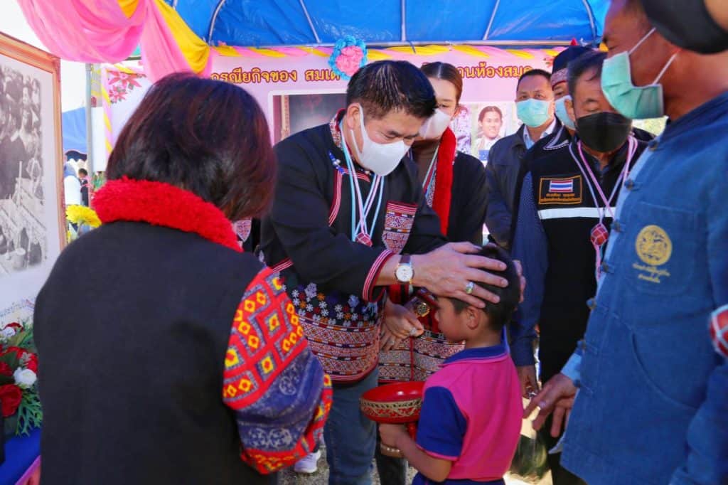 งานปีใหม่อิ้วเมี่ยน 2566 คึกคัก "ธรรมนัส" สวมชุดชนเผ่าร่วมงาน งานปีใหม่อิ้วเมี่ยน 2566 คึกคัก "ธรรมนัส" สวมชุดชนเผ่าร่วมงาน