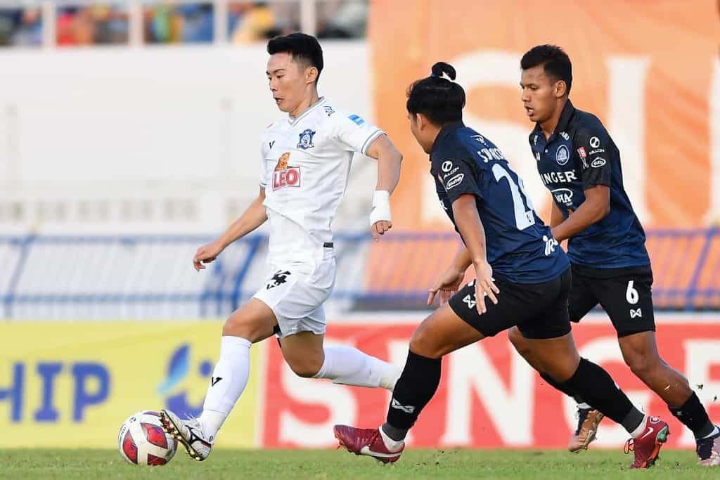 "พยัคฆ์" บุกพ่าย "ม้านิลมังกร" "พยัคฆ์" บุกพ่าย "ม้านิลมังกร"