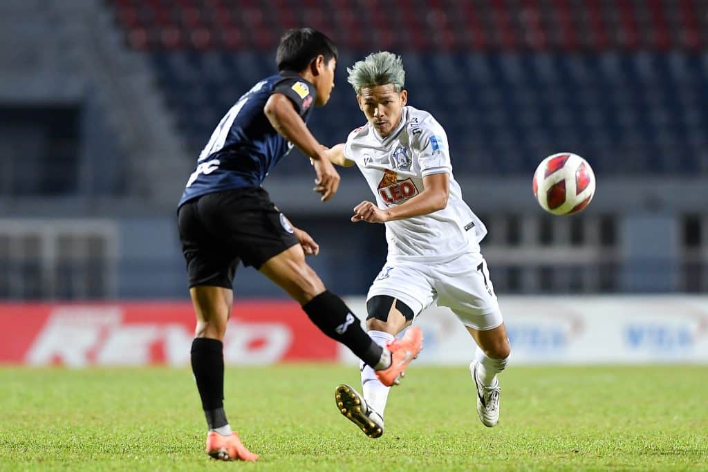 "พยัคฆ์" บุกพ่าย "ม้านิลมังกร" "พยัคฆ์" บุกพ่าย "ม้านิลมังกร"