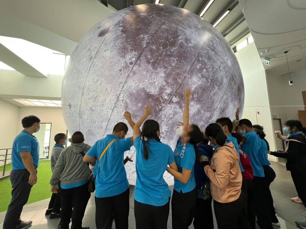 สดร. เปิดโลกดาราศาสตร์สู่ผู้บกพร่องทางการมองเห็น สดร. เปิดโลกดาราศาสตร์สู่ผู้บกพร่องทางการมองเห็น