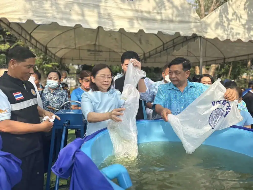 ชาวประมงขอบคุณ“เฉลิมชัย -อลงกรณ์” ยกเว้นค่าธรรมเนียม-ใบอนุญาตประมงพื้นบ้านกว่า 5 หมื่นลำ