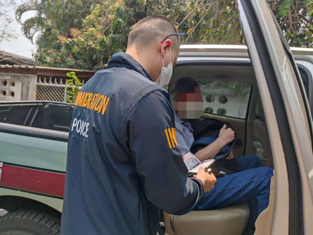 ตม.เชียงใหม่ จับกุมชาวอเมริกันอยู่เกิน 337 วัน ตม.เชียงใหม่ จับกุมชาวอเมริกันอยู่เกิน 337 วัน