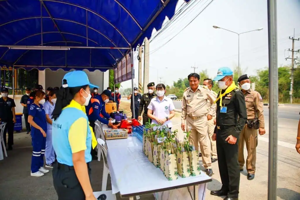 จิตอาสาพระราชทาน 904 ทหารพัฒนา ตั้งจุดบริการประชาชนช่วงสงกรานต์