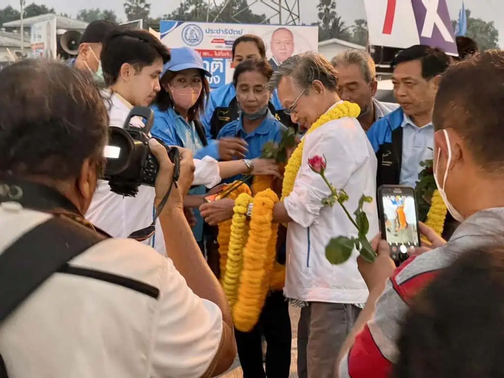 “ชวน”ชื่นชม3อดีต ส.ส.เพชรบุรีมั่นคงอุดมการณ์ไม่ขายตัวไม่ทิ้งพรรค