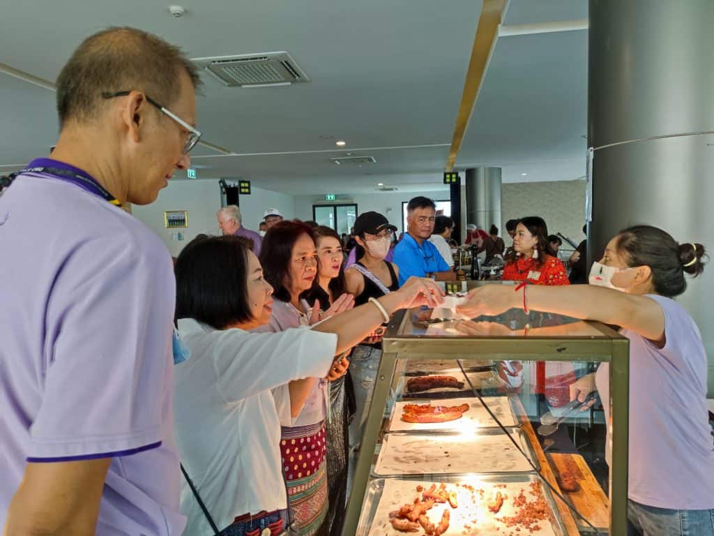 สมาคมนักศึกษาเก่ามช.กทม.จัดพิธีรดน้ำดำหัวคณาจารย์อาวุโส "ลูกช้างร่วมใจ๋ สูมาคารวะ" สมาคมนักศึกษาเก่ามช.กทม.จัดพิธีรดน้ำดำหัวคณาจารย์อาวุโส "ลูกช้างร่วมใจ๋ สูมาคารวะ"