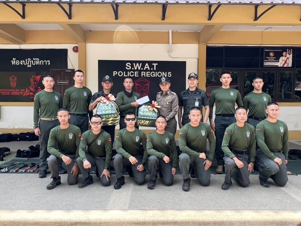 "พล.ต.ต.วีรชน" มอบโอวาทตำรวจ ฝึกอบรมหน่วยปฏิบัติการพิเศษ(SWAT) "พล.ต.ต.วีรชน" มอบโอวาทตำรวจ ฝึกอบรมหน่วยปฏิบัติการพิเศษ(SWAT)