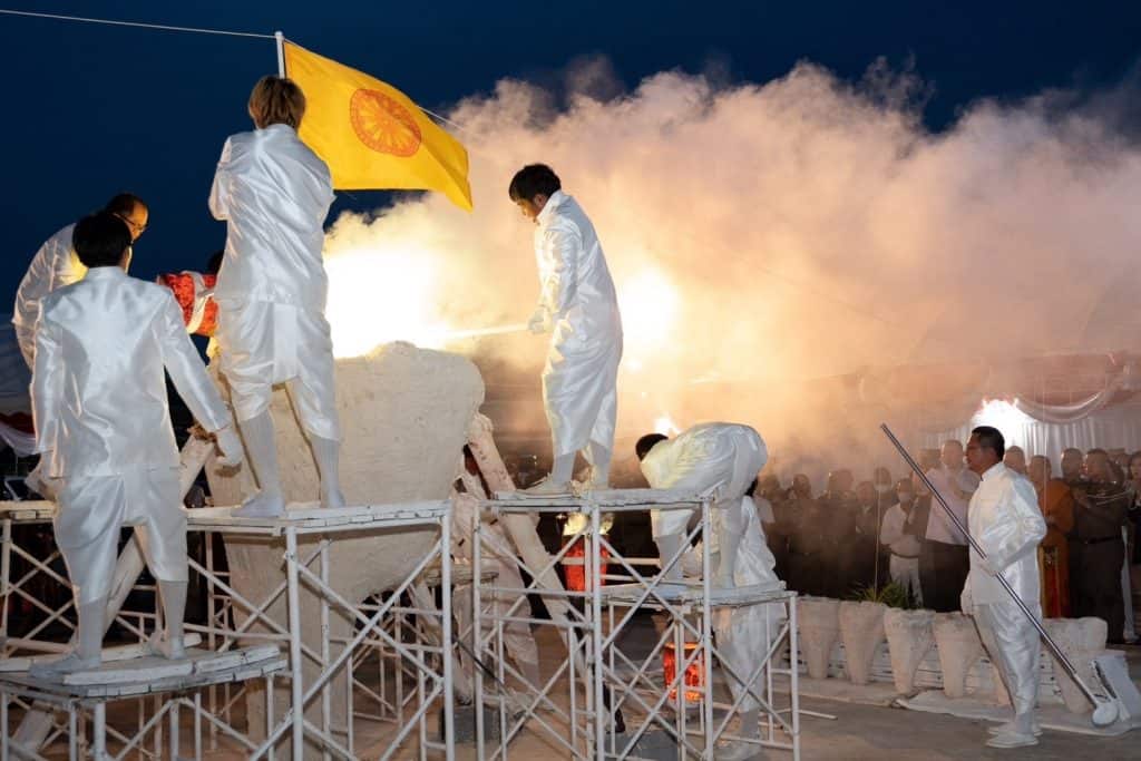 "บิ๊กเด่น" เททองหล่อหลวงพ่อโสธร รุ่น “ประวัติศาสตร์ตำรวจ 108 ปี” "บิ๊กเด่น" เททองหล่อหลวงพ่อโสธร รุ่น “ประวัติศาสตร์ตำรวจ 108 ปี”