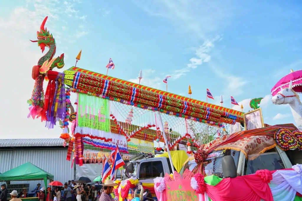 ผู้กองธรรมนัส ควงว่าที่ ส.ส. พะเยา รวมงานบุญบั้งไฟ ‘รวมพลคนอิสานล้านนา สืบสานตำนานบุญบั้งไฟตำบลอ่างทอง’ พร้อมประกาศหนุนงานประเพณีท้องถิ่นให้ยั่งยืน