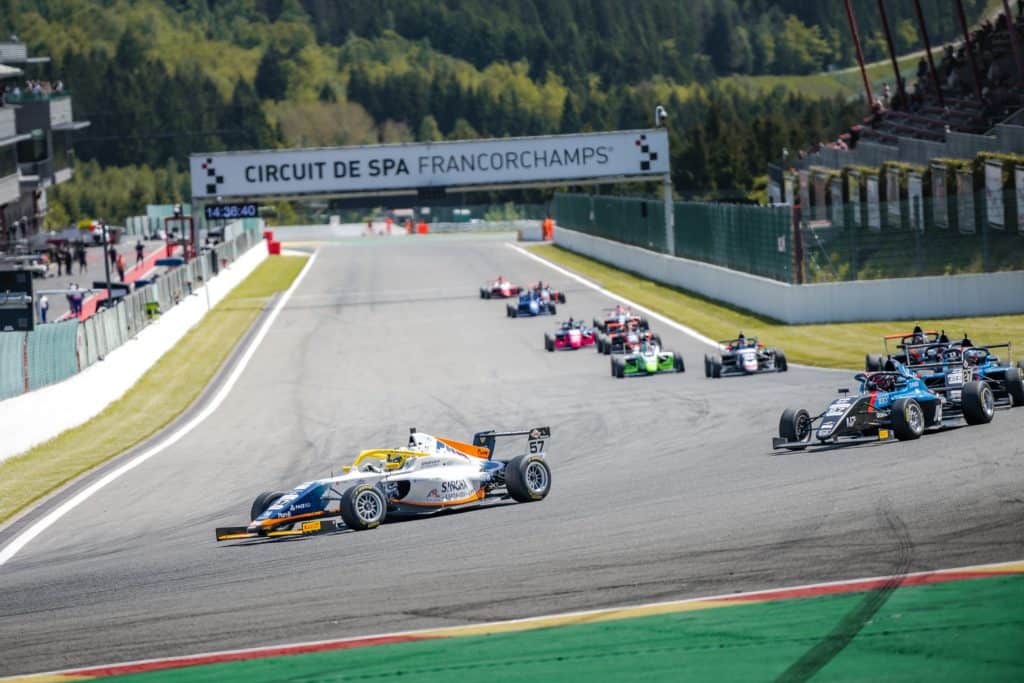 ‘นันทวุฒิ’ นักขับดาวรุ่งชาวไทย จบอันดับ 12 ศึกอิตาเลียน เอฟ 4 ที่สปา ประเทศเบลเยี่ยม ‘นันทวุฒิ’ นักขับดาวรุ่งชาวไทย จบอันดับ 12 ศึกอิตาเลียน เอฟ 4 ที่สปา ประเทศเบลเยี่ยม