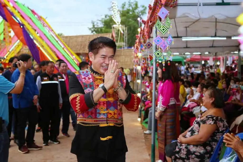 "ผู้กองธรรมนัส" เปิดงานประเพณีบุญบั้งไฟอีสานล้านนา