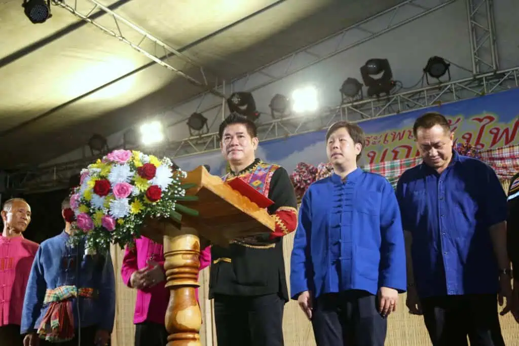 "ผู้กองธรรมนัส" เปิดงานประเพณีบุญบั้งไฟอีสานล้านนา