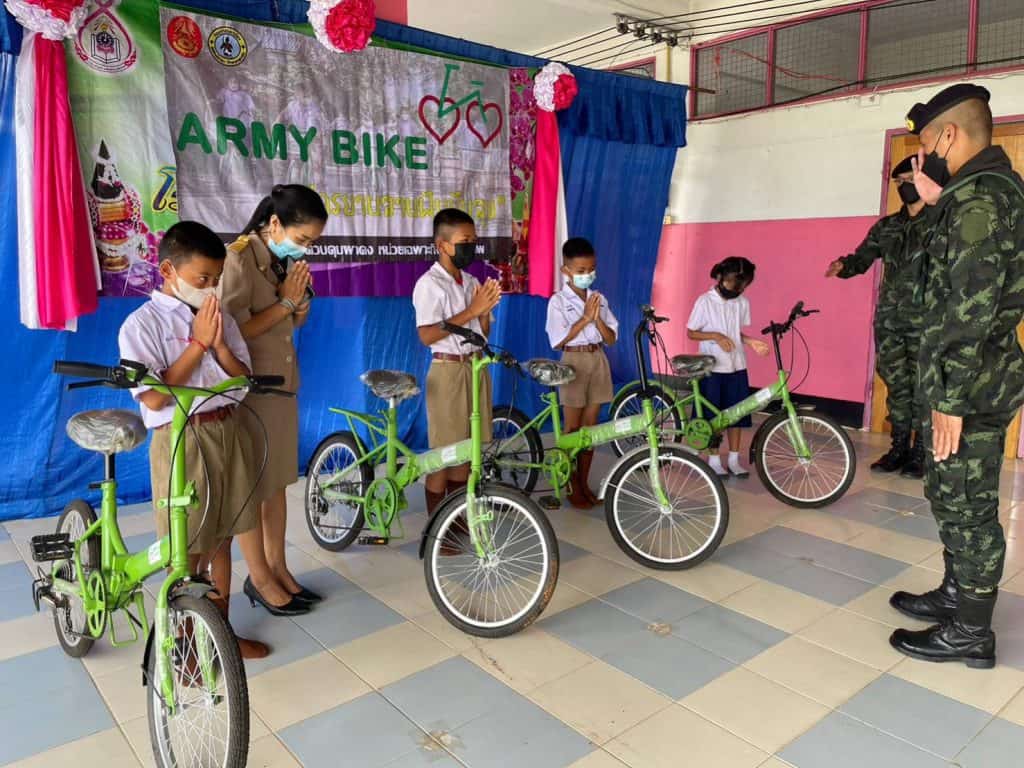 ผาเมืองสานฝัน ปันสุข มอบจักรยานนักเรียนในพื้นที่ชายแดน ผาเมืองสานฝัน ปันสุข มอบจักรยานนักเรียนในพื้นที่ชายแดน