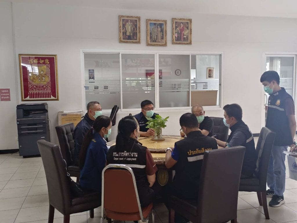 ตม.เชียงใหม่ ตรวจสถานประกอบการ ประชาสัมพันธ์พ.ร.บ.คนเข้าเมือง ตม.เชียงใหม่ ตรวจสถานประกอบการ ประชาสัมพันธ์พ.ร.บ.คนเข้าเมือง