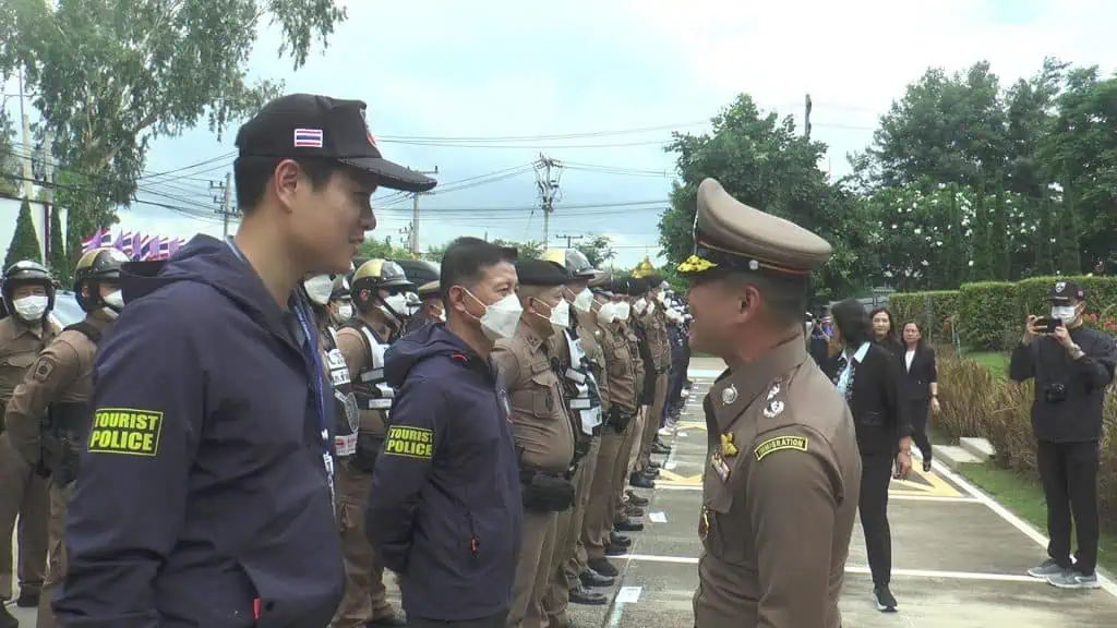 ตม.เชียงใหม่ ตรวจสอบบุคคลต่างด้าวขออยู่ต่อสถานศึกษาและมูลนิธิฯ