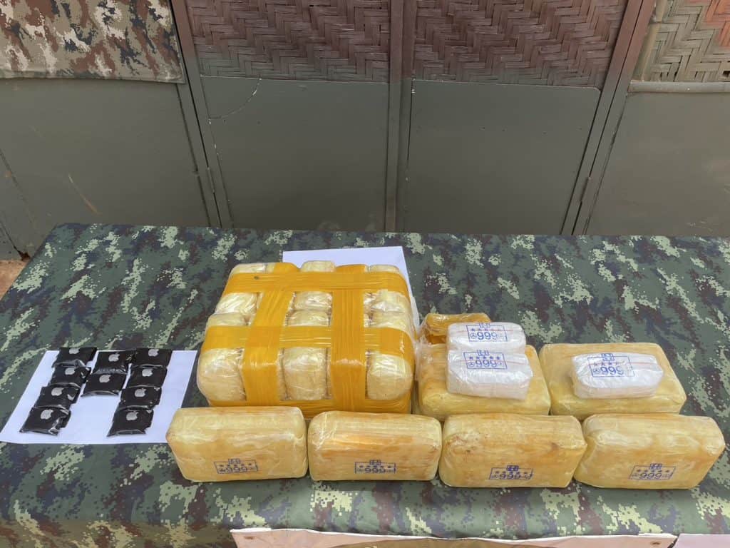 ผาเมือง ยึดยาบ้า 188,000 เม็ด ชายแดนเชียงดาว ผาเมือง ยึดยาบ้า 188,000 เม็ด ชายแดนเชียงดาว