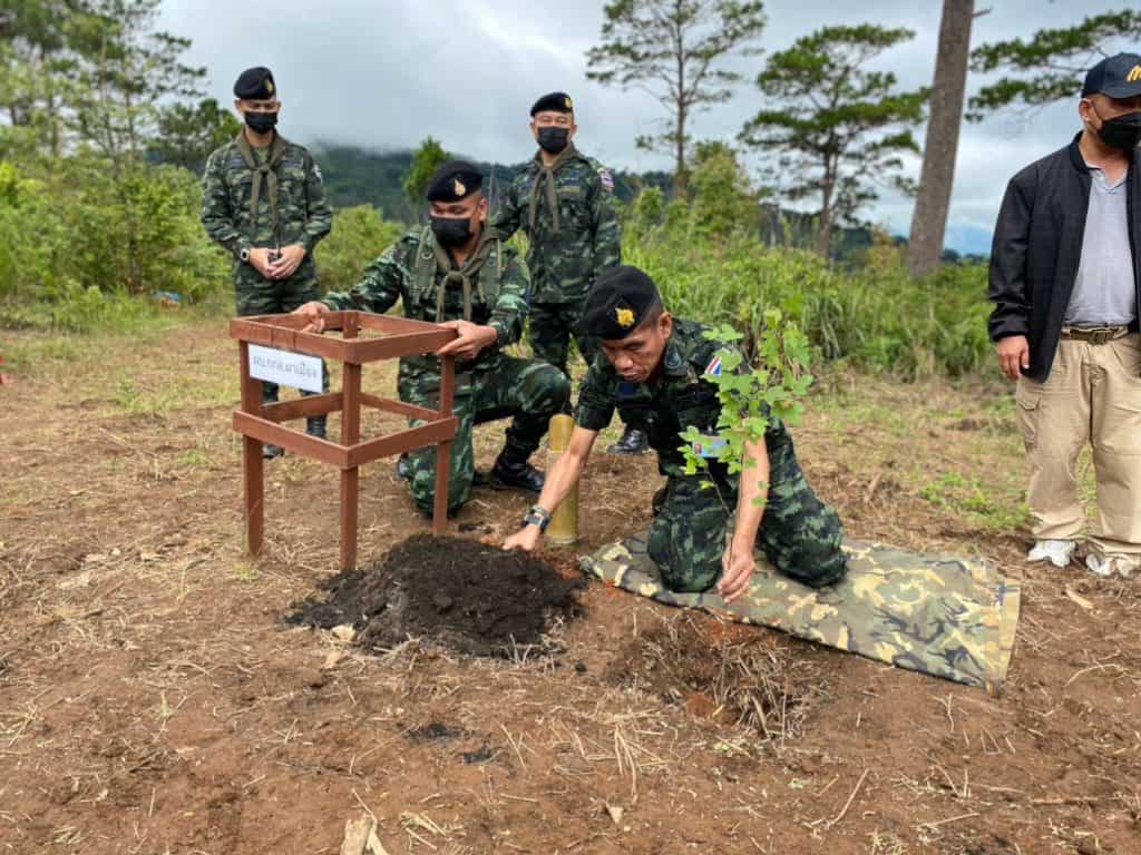 ผบ.กกล.ผาเมือง ร่วมกิจกรรมหมู่บ้านเข้มแข็งชายแดนไทย-เมียนมา ผบ.กกล.ผาเมือง ร่วมกิจกรรมหมู่บ้านเข้มแข็งชายแดนไทย-เมียนมา