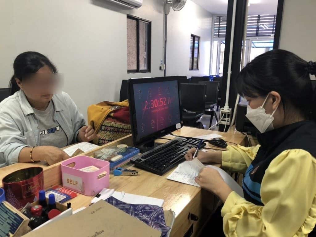 ตม.เชียงใหม่ จับเจ้าบ้าน รับต่างชาติเข้าพักไม่แจ้งที่พักอาศัย ตม.เชียงใหม่ จับเจ้าบ้าน รับต่างชาติเข้าพักไม่แจ้งที่พักอาศัย