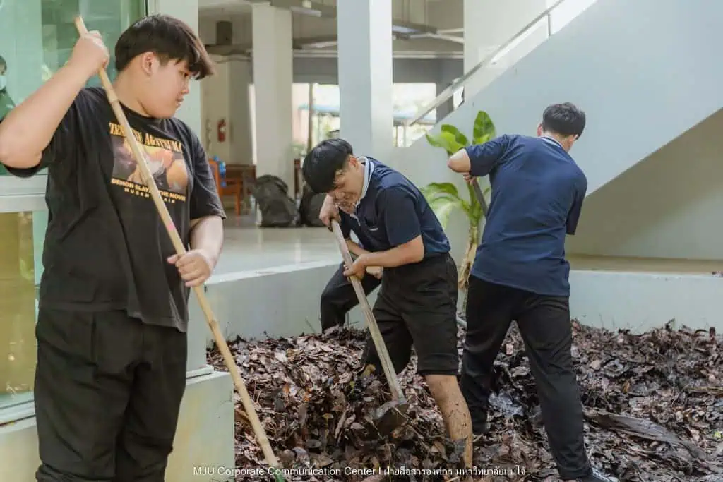 ม.แม่โจ้ ปลูกจิตสำนึกน้องใหม่ สร้างจิตอาสาพัฒนาชุมชน