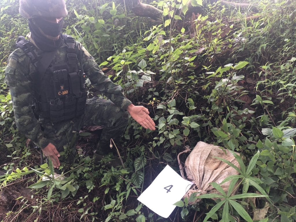 ผาเมือง ปะทะคาราวานขนยาเสพติด ยึดยาบ้า 416,000 เม็ด ผาเมือง ปะทะคาราวานขนยาเสพติด ยึดยาบ้า 416,000 เม็ด