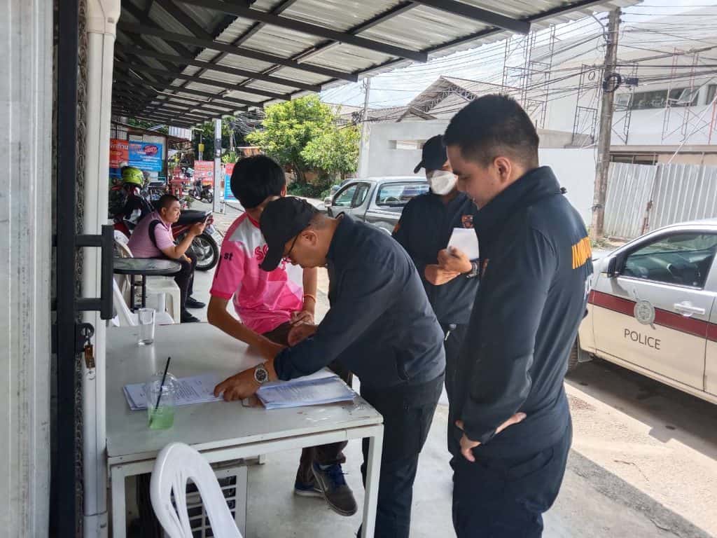 ตม.เชียงใหม่ ตรวจเข้มแรงงานผิดกฎหมายในสถานประกอบการ ตม.เชียงใหม่ ตรวจเข้มแรงงานผิดกฎหมายในสถานประกอบการ