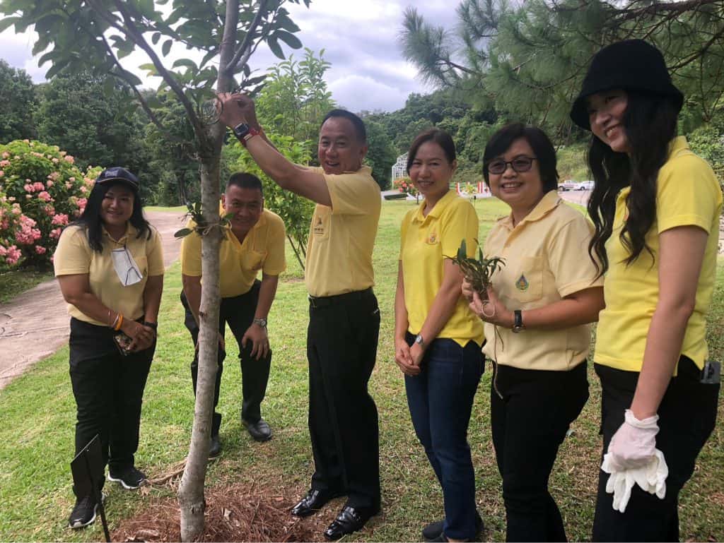 อ.ส.พ. ปลูกต้นไม้เฉลิมพระเกียรติ ในหลวง ร. 10 อ.ส.พ. ปลูกต้นไม้เฉลิมพระเกียรติ ในหลวง ร. 10