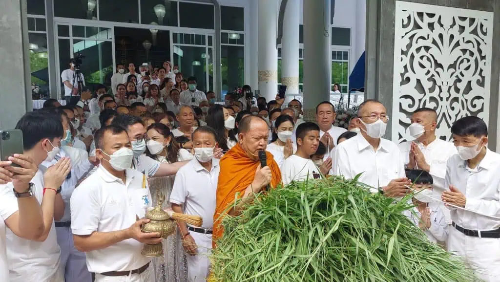 "โหรวารินทร์" นำสว.-ลูกศิษย์ ร่วมพิธีปลุกเสกรูปหล่อ"ครูบาศรีวิชัย" หนุนเสนอชื่อบุคคลสำคัญของโลก