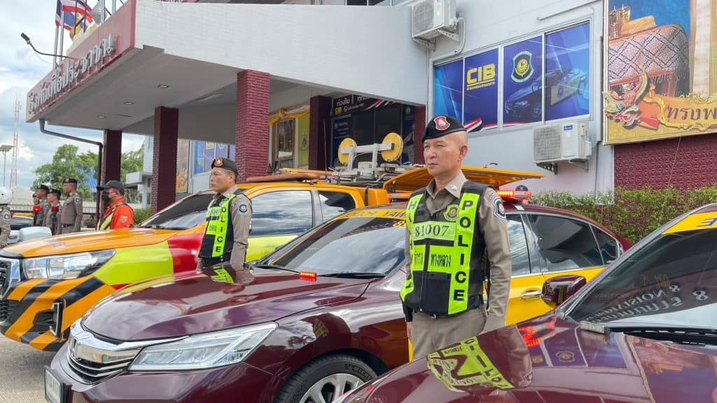 ตำรวจทางหลวงมอเตอร์เวย์ พร้อมรับมือนทท.ช่วงหยุดยาว 6 วัน ตำรวจทางหลวงมอเตอร์เวย์ พร้อมรับมือนทท.ช่วงหยุดยาว 6 วัน