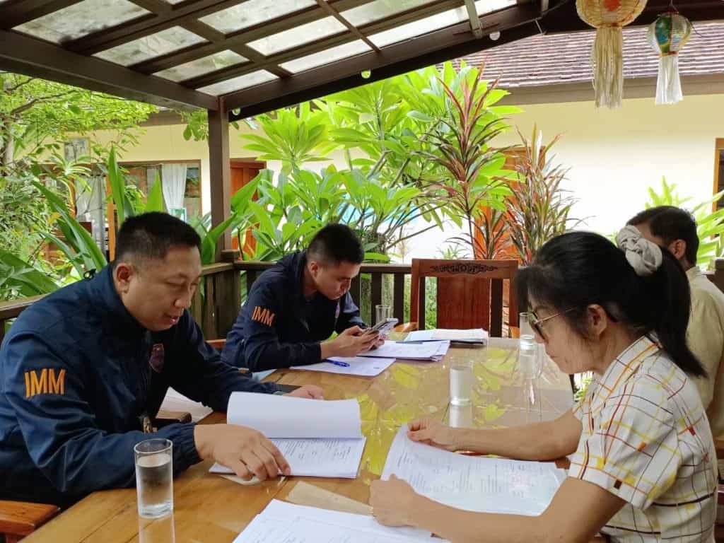 ตม.เชียงใหม่ตรวจสถานประกอบการ-ประชาสัมพันธ์พ.ร.บ.คนเข้าเมือง ตม.เชียงใหม่ตรวจสถานประกอบการ-ประชาสัมพันธ์พ.ร.บ.คนเข้าเมือง