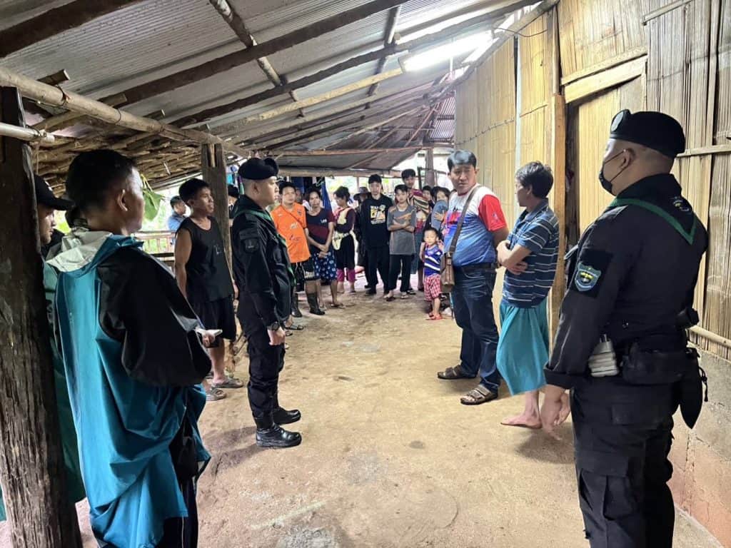 ผาเมือง ระดมค้นหาร่างด.ช.วัย 3 ขวบ จมดับแม่น้ำเฮโก เชียงราย ผาเมือง ระดมค้นหาร่างด.ช.วัย 3 ขวบ จมดับแม่น้ำเฮโก เชียงราย