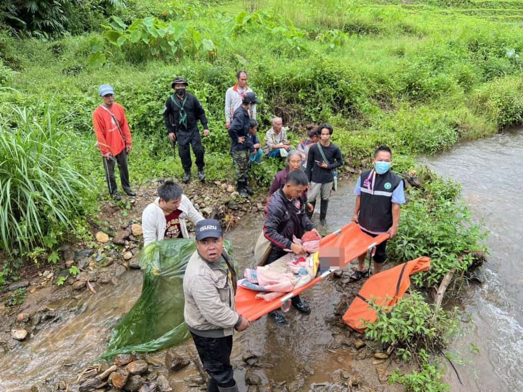 ผาเมือง ระดมค้นหาร่างด.ช.วัย 3 ขวบ จมดับแม่น้ำเฮโก เชียงราย ผาเมือง ระดมค้นหาร่างด.ช.วัย 3 ขวบ จมดับแม่น้ำเฮโก เชียงราย