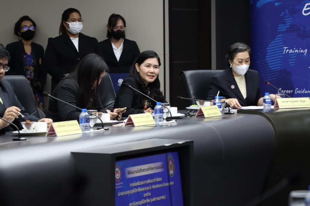 สคช.-มรภ.สวนสุนันทา ใช้ระบบคุณวุฒิวิชาชีพพัฒนากำลังคน หนุนใช้แพลตฟอร์ม EWE สคช.-มรภ.สวนสุนันทา ใช้ระบบคุณวุฒิวิชาชีพพัฒนากำลังคน หนุนใช้แพลตฟอร์ม EWE