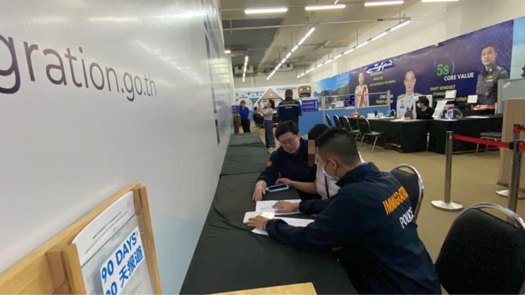 ตม.เชียงใหม่ รวบสาวจีน หนีหมายจับยักยอกทรัพย์ ตม.เชียงใหม่ รวบสาวจีน หนีหมายจับยักยอกทรัพย์