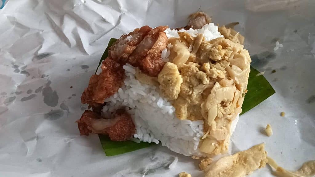 ข้าวห่อใบตอง "ป้าภา" เมนูหลากหลาย ลำแต้ๆ แต่ราคาคงเดิม ข้าวห่อใบตอง "ป้าภา" เมนูหลากหลาย ลำแต้ๆ แต่ราคาคงเดิม