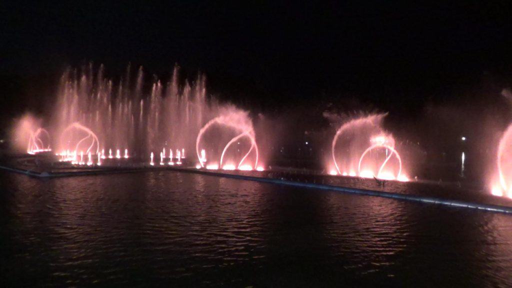 ตื่นตา น้ำพุดนตรีสูงสุดในเอเชีย เชียงใหม่ไนท์ซาฟารีเตรียมเปิดแสดง ตื่นตา น้ำพุดนตรีสูงสุดในเอเชีย เชียงใหม่ไนท์ซาฟารีเตรียมเปิดแสดง