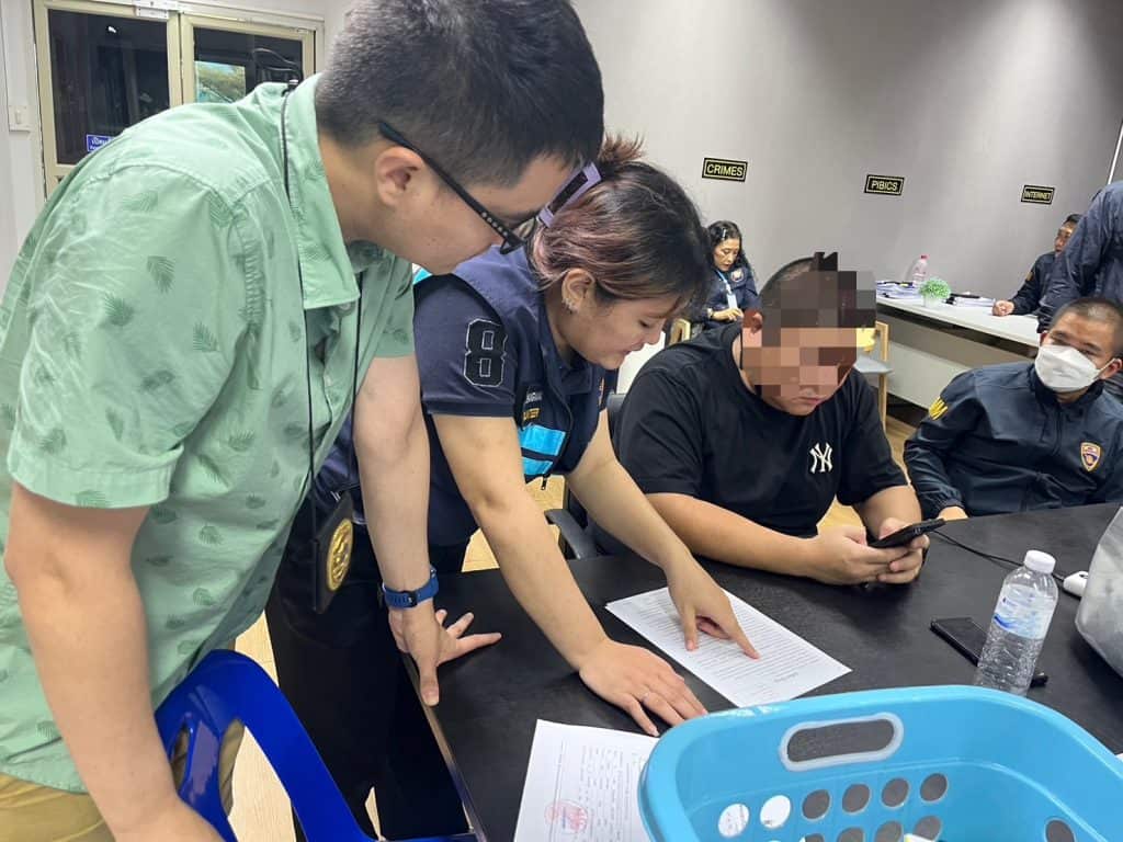 รวบหนุ่มจีน Overstay 1,267 วัน หลอกเงินคนไทยลงทุนกว่า 3 ล้าน รวบหนุ่มจีน Overstay 1,267 วัน หลอกเงินคนไทยลงทุนกว่า 3 ล้าน