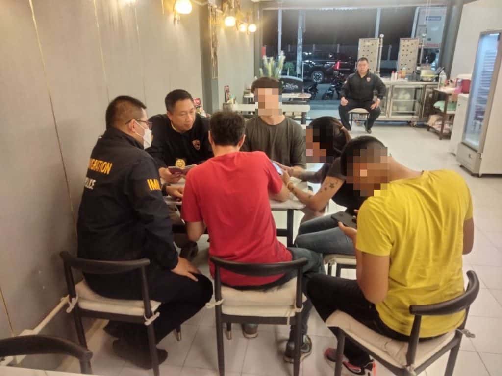 ตม.เชียงใหม่ จับหนุ่มตุรกี แอบทำงานผิดกฎหมาย ตม.เชียงใหม่ จับหนุ่มตุรกี แอบทำงานผิดกฎหมาย