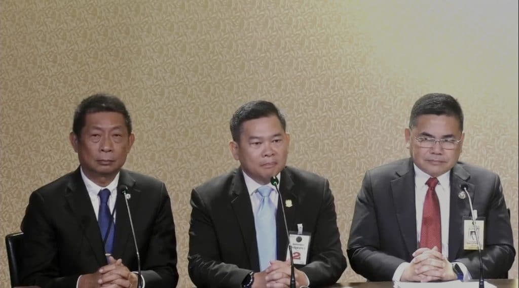 ปปง. เตรียมยึดอายัดทรัพย์ เครือข่ายนำเข้าหมูเถื่อน เผยมี 50 บริษัทเข้ามาเกี่ยวข้อง ดีเอสไอ เตรียมออกหมายจับนายทุนเบื้องหลังสั่งปิชปิ้งลักลอบนำเข้าหมูเถื่อน ปปง. เตรียมยึดอายัดทรัพย์ เครือข่ายนำเข้าหมูเถื่อน เผยมี 50 บริษัทเข้ามาเกี่ยวข้อง ดีเอสไอ เตรียมออกหมายจับนายทุนเบื้องหลังสั่งปิชปิ้งลักลอบนำเข้าหมูเถื่อน