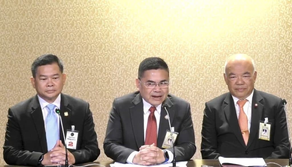 ปปง. เตรียมยึดอายัดทรัพย์ เครือข่ายนำเข้าหมูเถื่อน เผยมี 50 บริษัทเข้ามาเกี่ยวข้อง ดีเอสไอ เตรียมออกหมายจับนายทุนเบื้องหลังสั่งปิชปิ้งลักลอบนำเข้าหมูเถื่อน ปปง. เตรียมยึดอายัดทรัพย์ เครือข่ายนำเข้าหมูเถื่อน เผยมี 50 บริษัทเข้ามาเกี่ยวข้อง ดีเอสไอ เตรียมออกหมายจับนายทุนเบื้องหลังสั่งปิชปิ้งลักลอบนำเข้าหมูเถื่อน