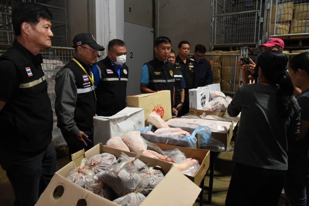 ปปง. เตรียมยึดอายัดทรัพย์ เครือข่ายนำเข้าหมูเถื่อน เผยมี 50 บริษัทเข้ามาเกี่ยวข้อง ดีเอสไอ เตรียมออกหมายจับนายทุนเบื้องหลังสั่งปิชปิ้งลักลอบนำเข้าหมูเถื่อน ปปง. เตรียมยึดอายัดทรัพย์ เครือข่ายนำเข้าหมูเถื่อน เผยมี 50 บริษัทเข้ามาเกี่ยวข้อง ดีเอสไอ เตรียมออกหมายจับนายทุนเบื้องหลังสั่งปิชปิ้งลักลอบนำเข้าหมูเถื่อน