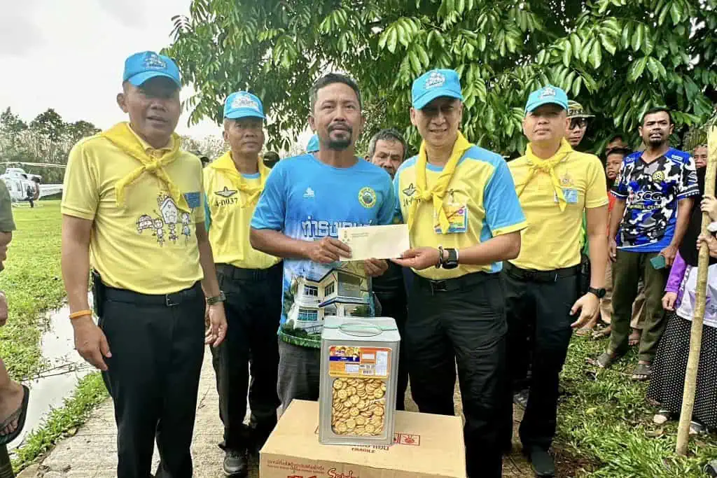 ผบ.ตร.เผย "ในหลวง" ทรงห่วงใยพสกนิกรที่ประสบภัยน้ำท่วมภาคใต้ พร้อมเติมขย้ำไม่ทอดทิ้งผู้ใต้บังคับบัญชา ฝากเร่งช่วยเหลือประชาชนอย่างเต็มที่