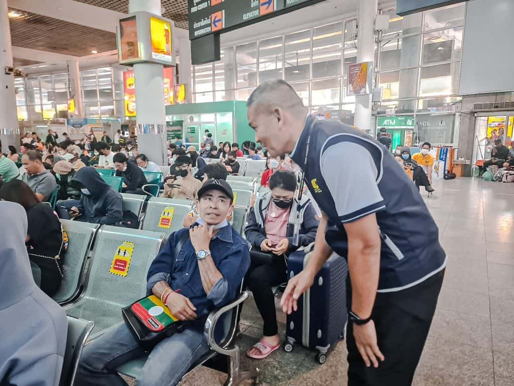 ตำรวจสอบสวนกลาง (CIB) ลงพื้นที่หมอชิต สนามบินดอนเมือง คุมเข้มป้องกันแท็กซี่เอาเปรียบผู้โดยสารช่วงปีใหม่เทศกาลปีใหม่ 2567 ตำรวจสอบสวนกลาง (CIB) ลงพื้นที่หมอชิต สนามบินดอนเมือง คุมเข้มป้องกันแท็กซี่เอาเปรียบผู้โดยสารช่วงปีใหม่เทศกาลปีใหม่ 2567