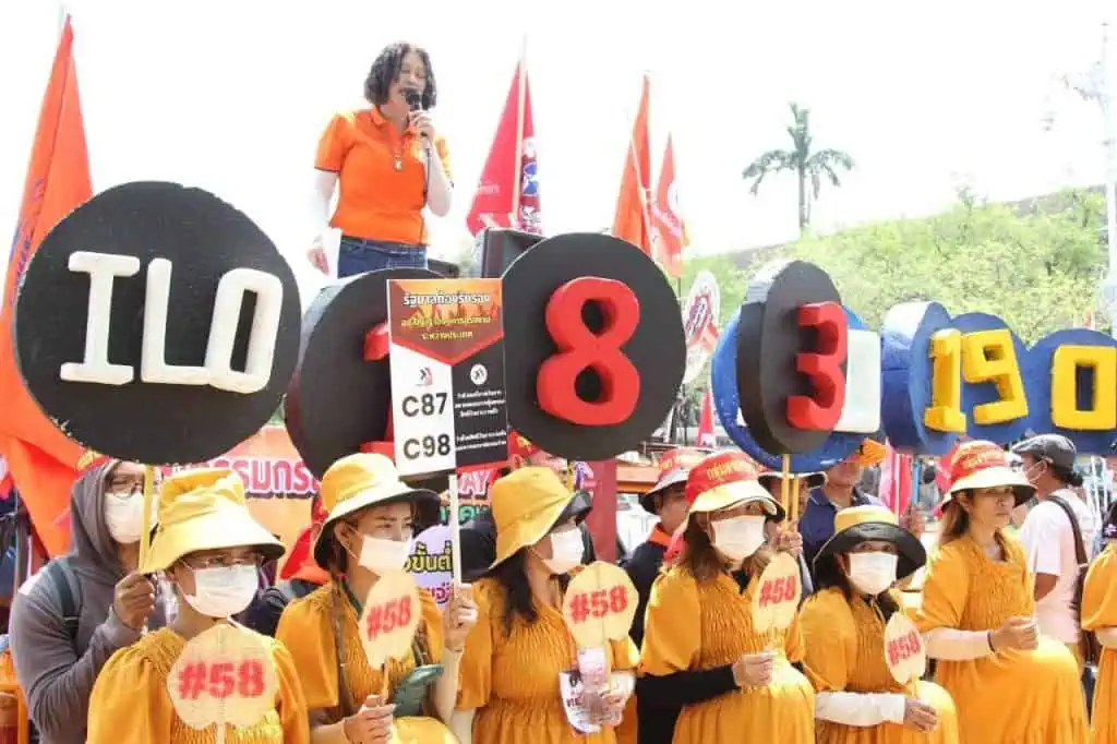 สสรท. และ สรส. ไม่เห็นด้วยกับการกำหนดค่าจ้างให้แตกต่างกันเป็นระดับท้องถิ่น เรียกร้องรัฐบาลปรับค่าจ้างขั้นต่ำต้องเป็นธรรม ต้องเลี้ยงคนในครอบครัวได้ตามหลักการสากล ต้องเท่ากันทั้งประเทศ